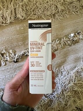 Neutrogena Tinted Sunscreen | Mineral UV Tint spf 30 tone Medium
